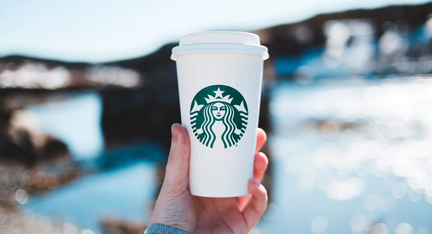 Starbucks Boykott: Wie du mit deinem Konsum die Welt verändern kannst!