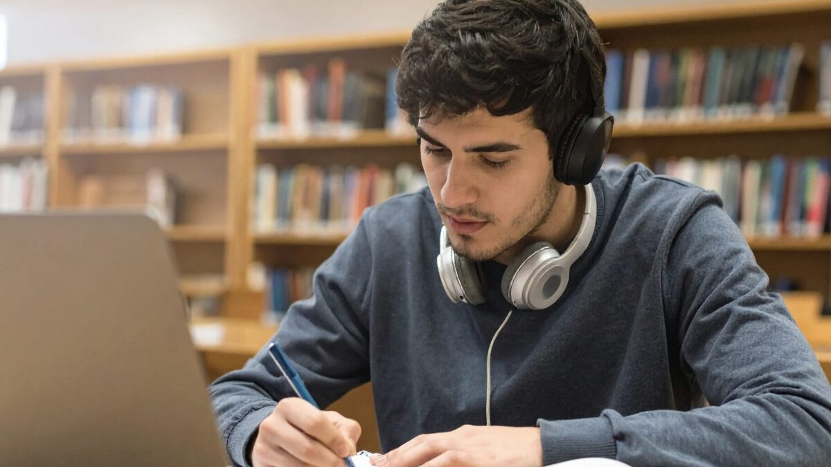 Ghostwriter im Studentenleben