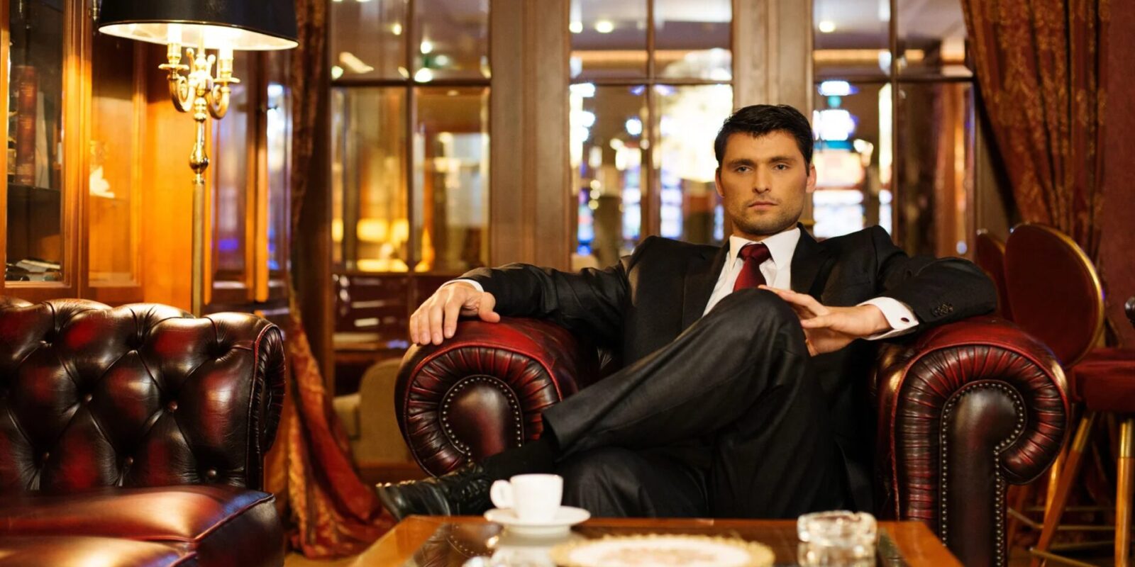 Manny Khoshbin Vermögen und sein Weg zum Erfolg im Jahr 2025