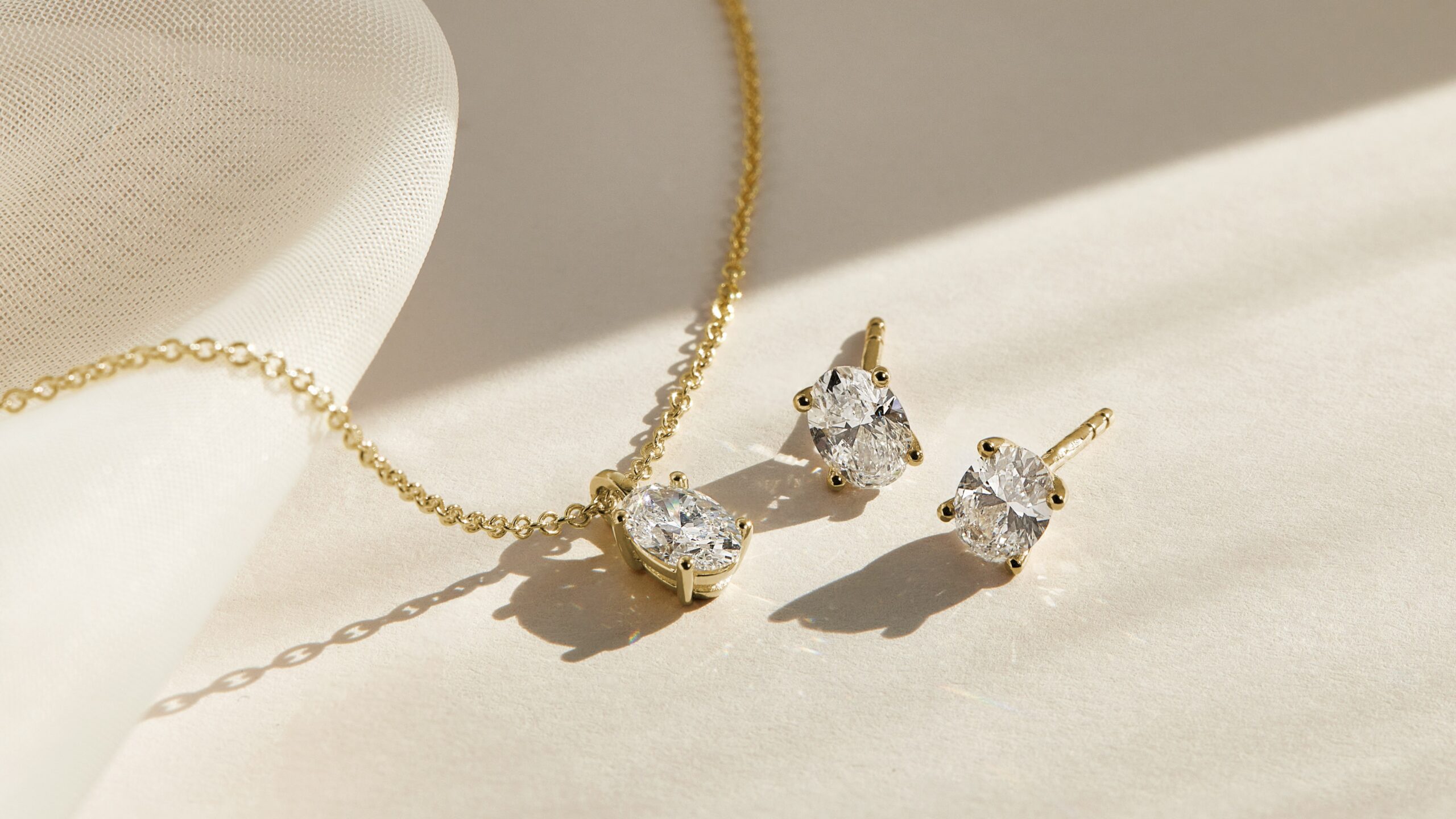 Minimalistischer Schmuck als Ausdruck von Eleganz