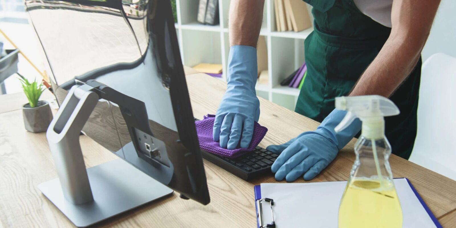 Tastatur reinigen ohne Ausbau mit den besten Tipps und Tricks für eine gründliche Sauberkeit