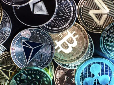 Die größten Krypto-Scams 2025: Deepfakes, Romance Scams, Fake-Börsen und Rug-Pulls erschüttern das Vertrauen in digitale Währungen.