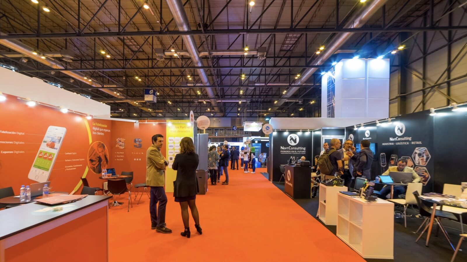 Coaches bei Fachmessen