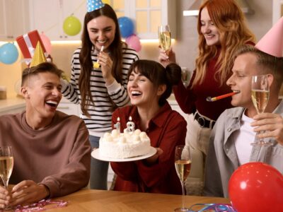 Positive Sprüche zum 18. Geburtstag Die besten Wünsche und Zitate für den Start in die Volljährigkeit